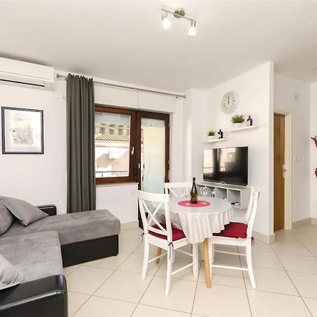 Apartment Mare Srima Bagian luar foto
