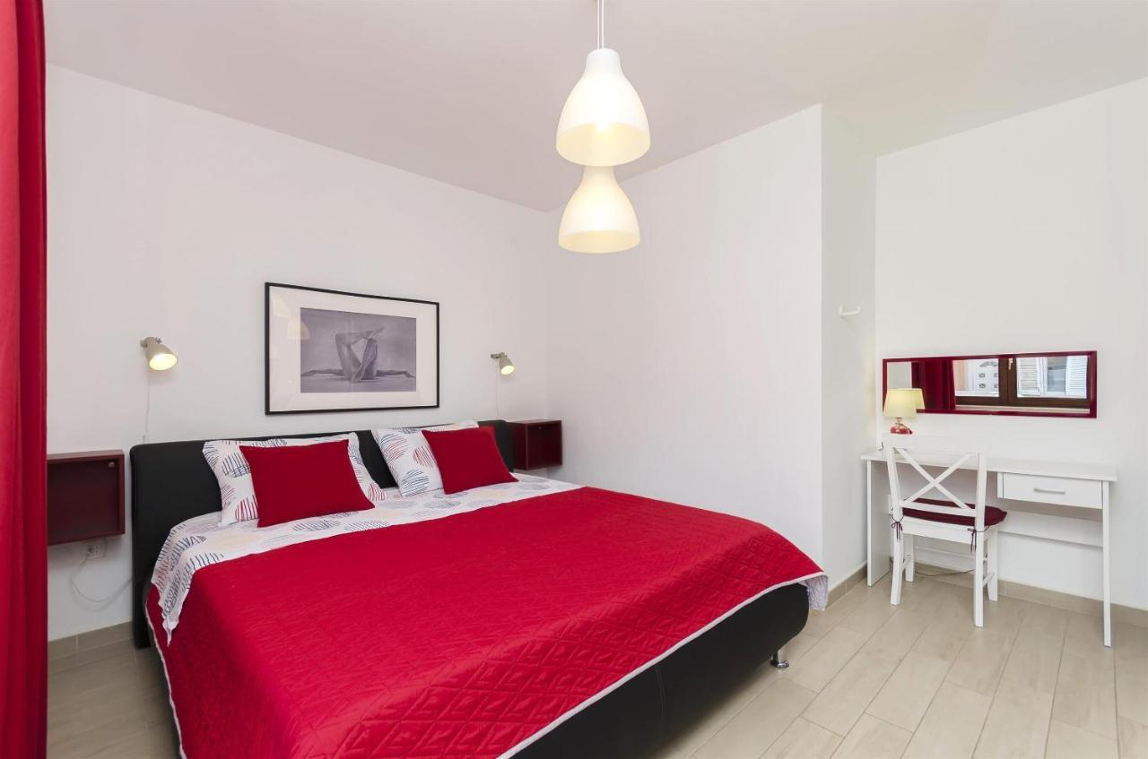Apartment Mare Srima Bagian luar foto