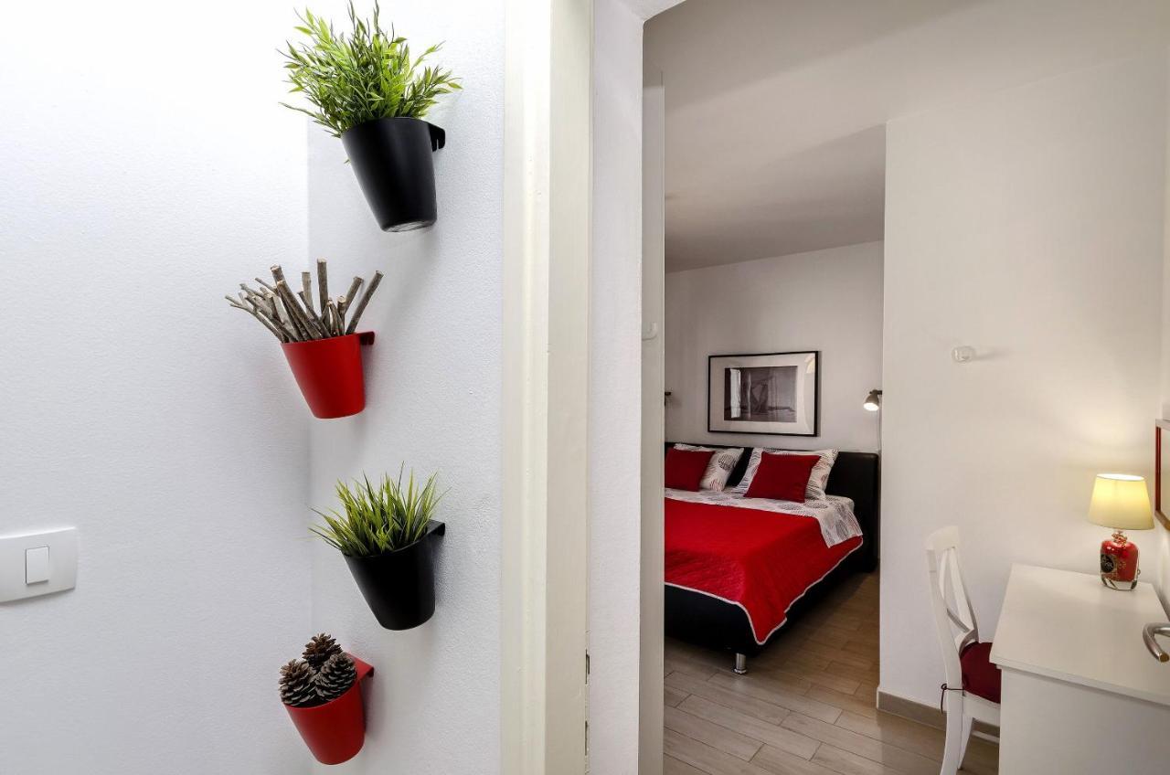 Apartment Mare Srima Bagian luar foto