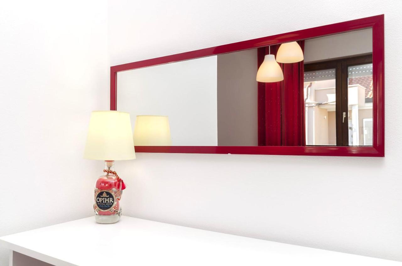 Apartment Mare Srima Bagian luar foto