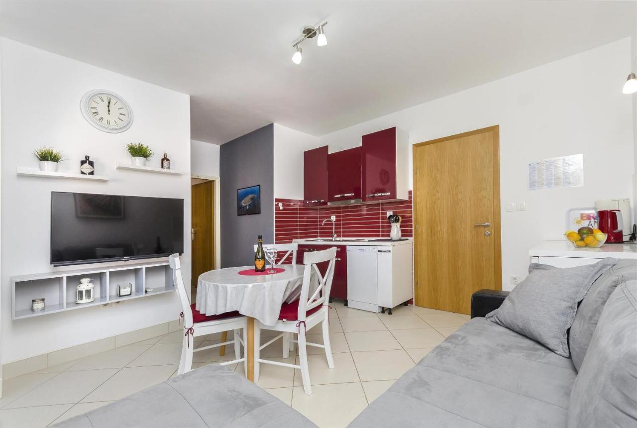 Apartment Mare Srima Bagian luar foto