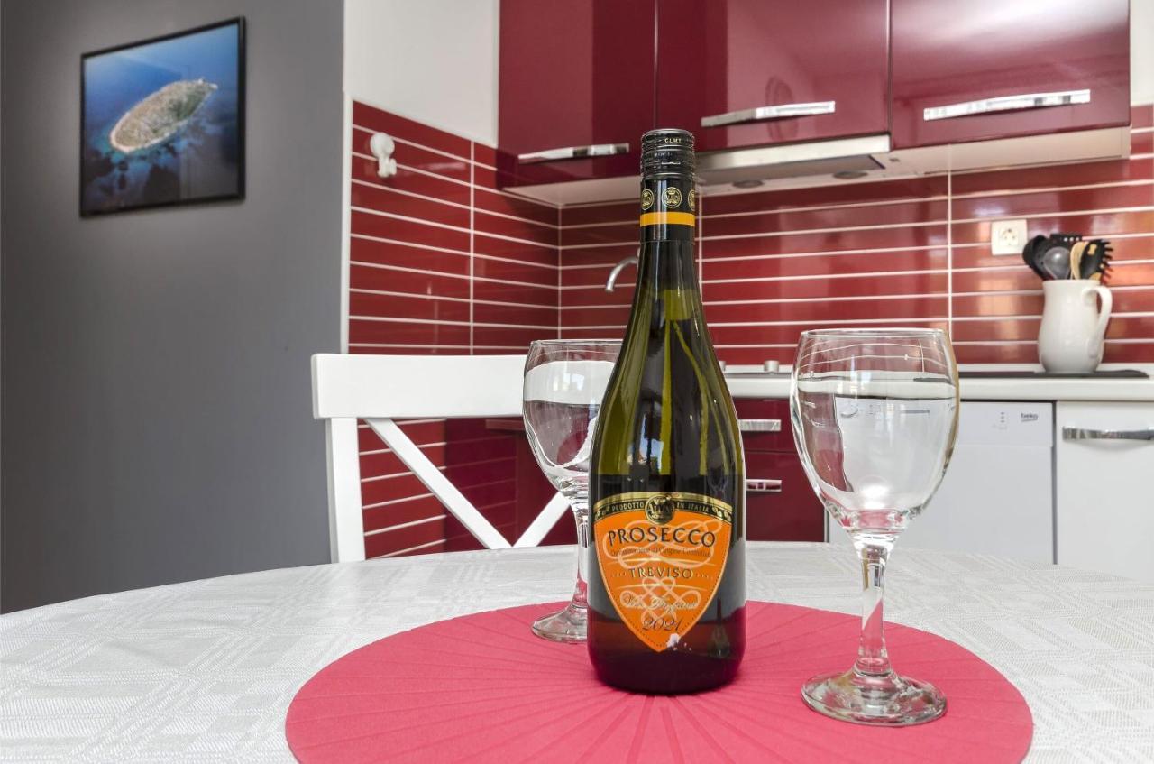 Apartment Mare Srima Bagian luar foto