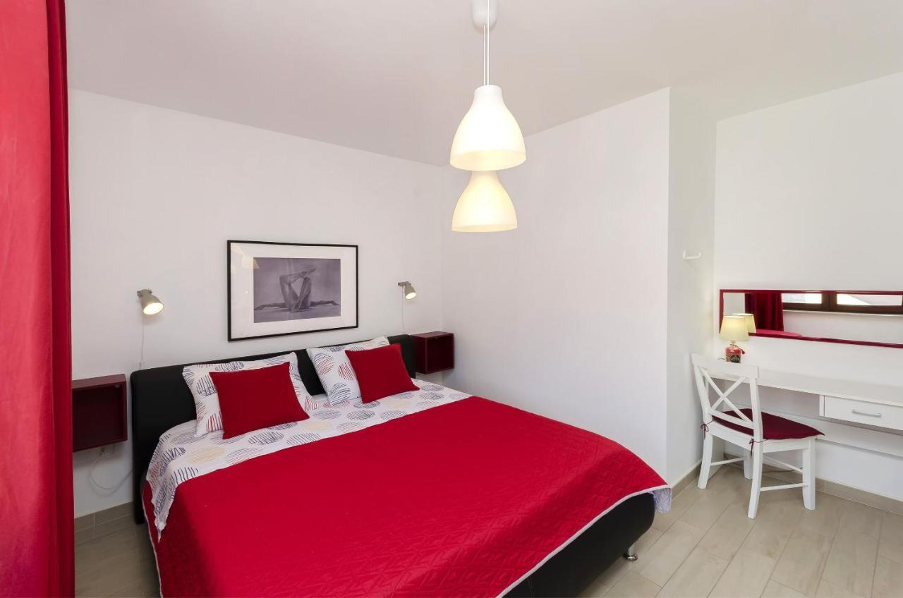 Apartment Mare Srima Bagian luar foto